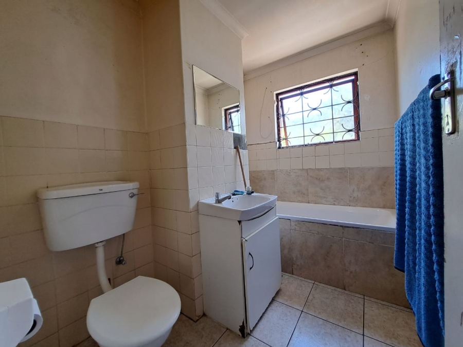 3 Bedroom Property for Sale in Electric City Western Cape